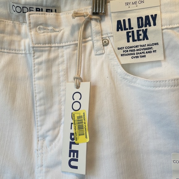 Code Bleu Women’s Capri Pants White Jeans 6 Average 22” inseam All Day Flex - Picture 2 of 9